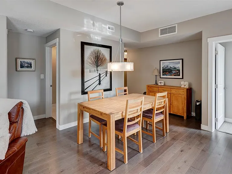 32 Varsity Estates Cir NW #102 — Photo 6