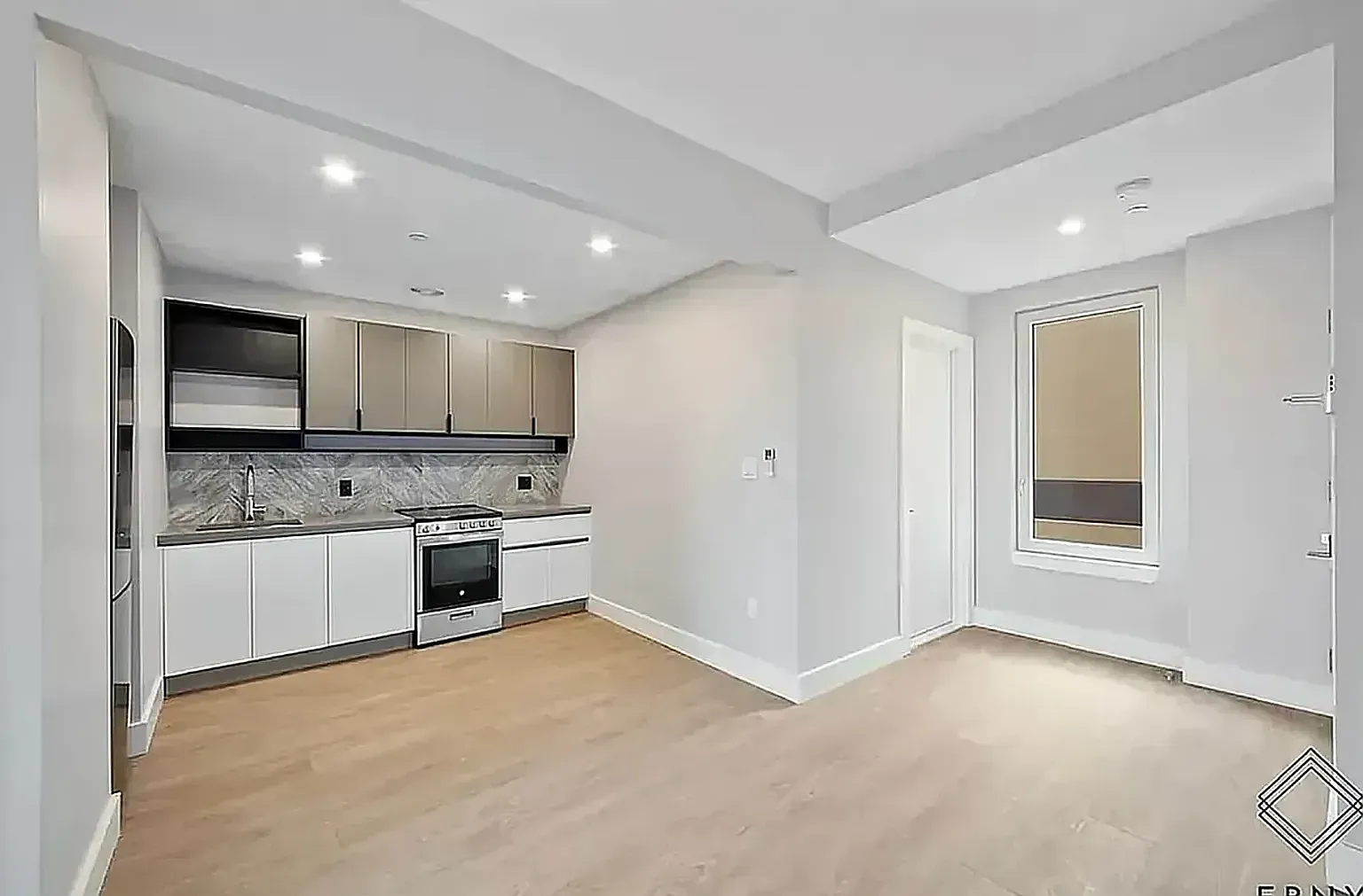 290 Linden Boulevard — Photo 2