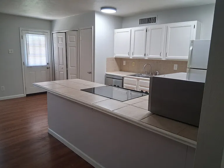 563 Cumberland Dr — Photo 8