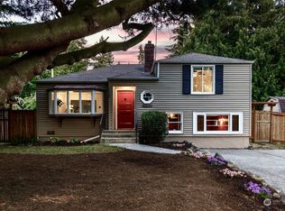 10520 19th Ave NE, Seattle, WA