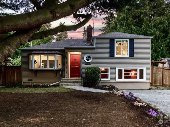 10520 19th Avenue NE, Seattle, WA 98125