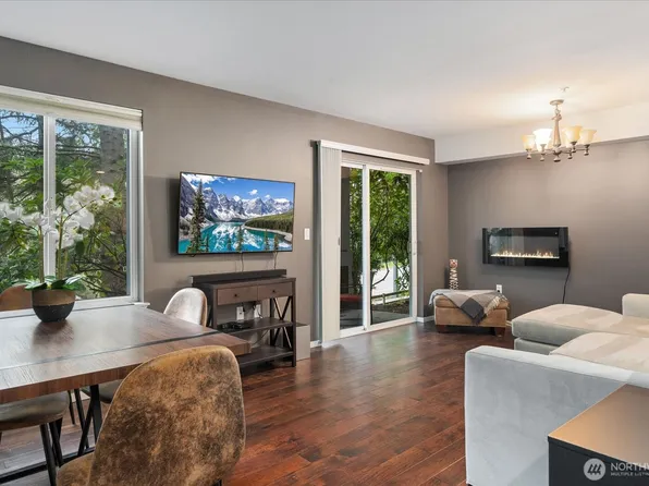 5589 Lakemont Boulevard SE #1702, Bellevue, WA 98006