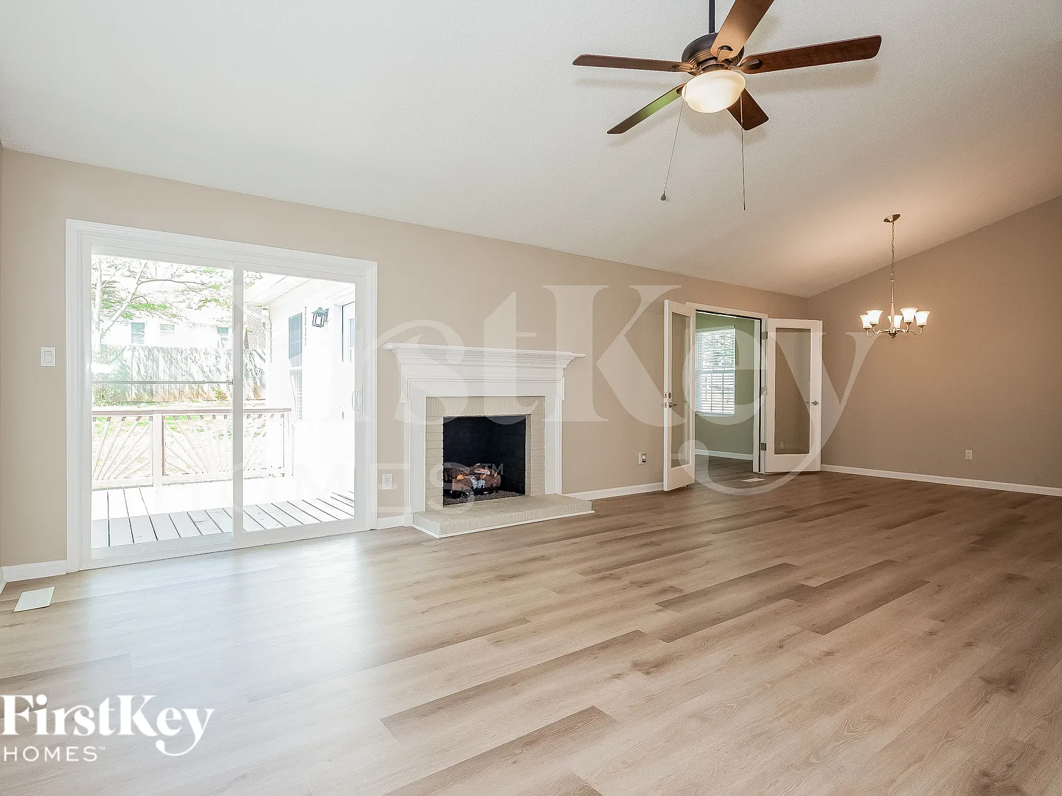 4 bed, 2.0 bath, 1865 sqft, $2,320 — Photo 3