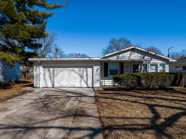 1204 Paula Dr, Champaign, IL 61821