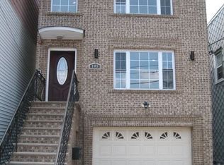 205 71st St, Guttenberg, NJ 07093
