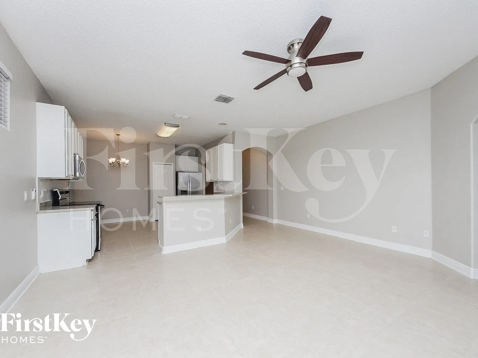 3 bed, 3.0 bath, 2306 sqft, $3,205 — Photo 3