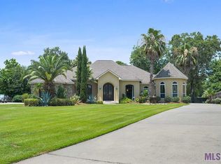 1870 Auguste St, Port Allen, LA 70767