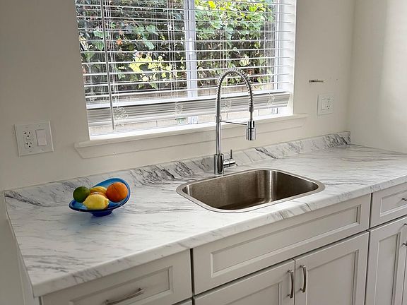 4th image of 3432 Isabel Dr #2