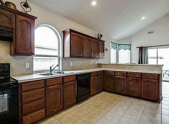 4th image of 10600 Big Oak Dr