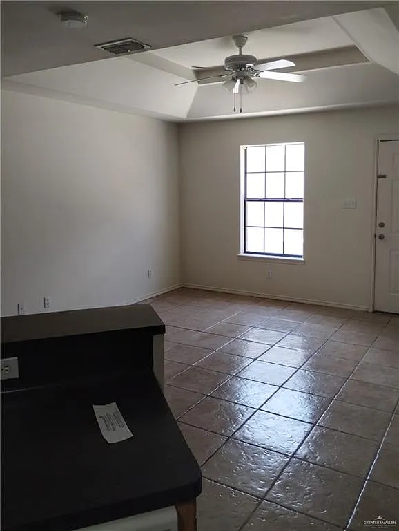 2 bed, 2.0 bath, 11934 sqft, $800 — Photo 3