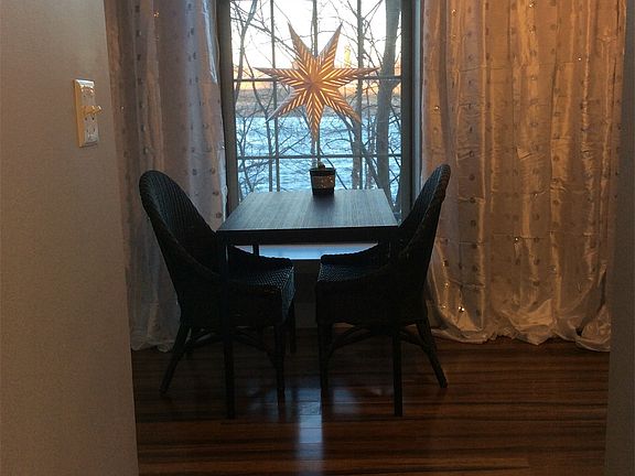 Kitchen table area overlooking River