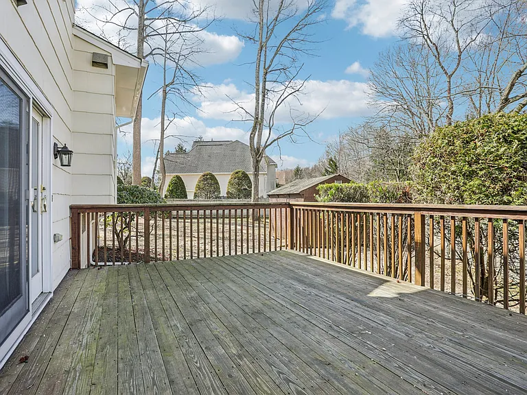 2 Eisenhower Rd — Photo 16