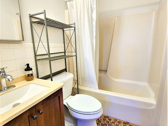 5th image of 3150 Washington St #3