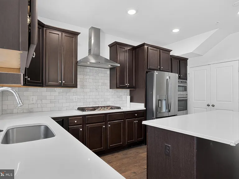 12241 Bluffwood Ter — Photo 15