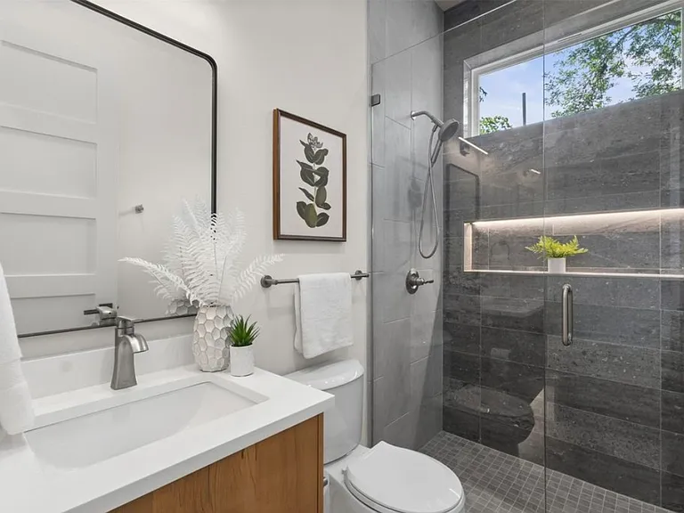 607 Grandview Ave — Photo 17
