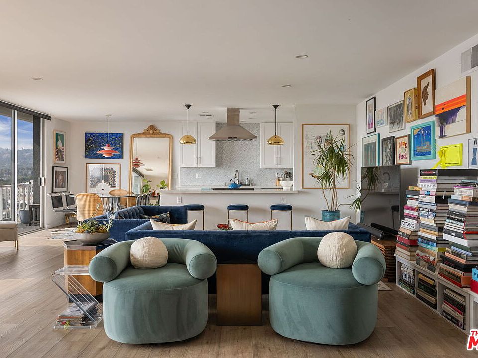 1st image of 100 S Doheny Dr #Penthouse 12
