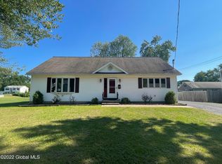 5 Launfal St, Albany, NY 12205