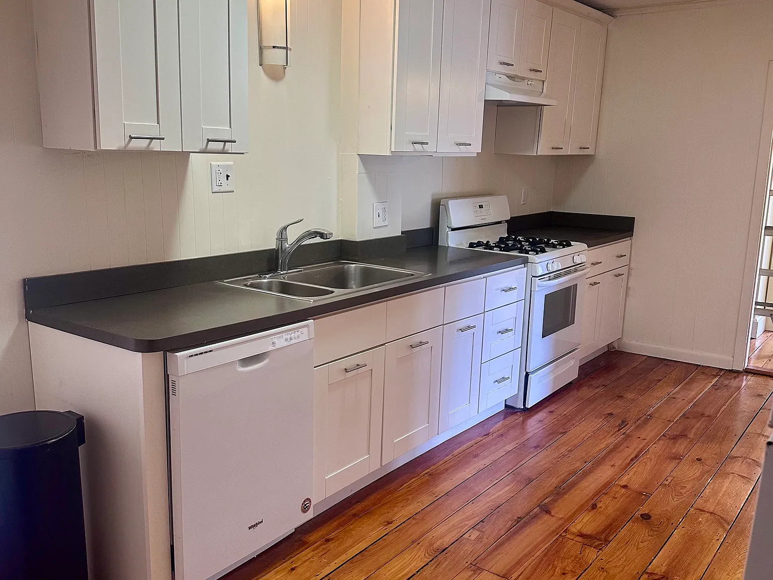 2 bed, 1.5 bath, 1000 sqft, $2,200 — Photo 3