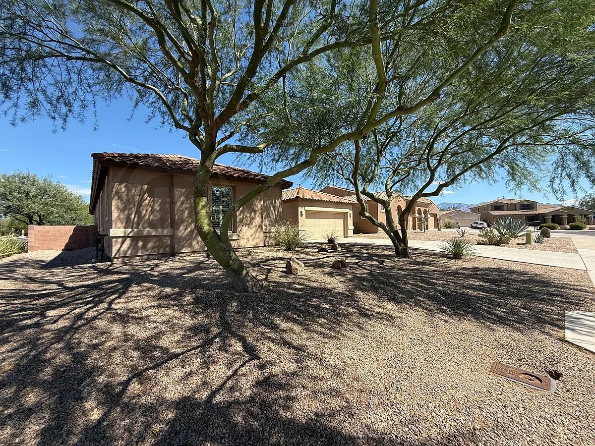 4 bed, 3.0 bath, 2652 sqft, $3,040 — Photo 3