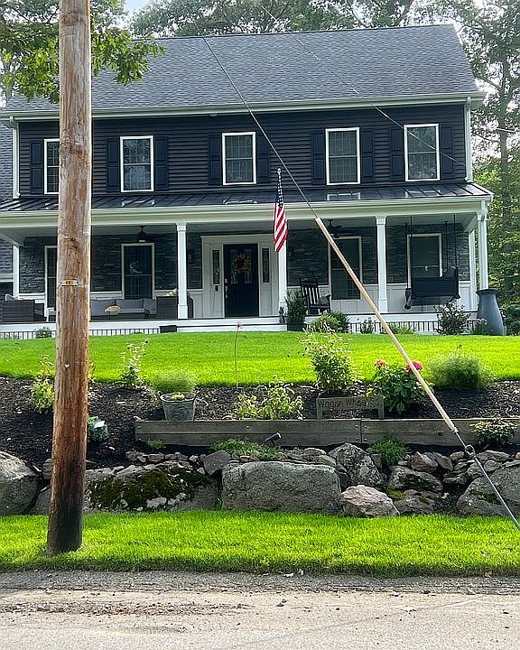 2nd image of 18 Wagon Wheel Rd