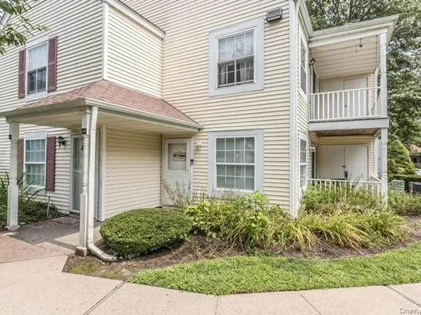 282 Fairview Circle, Middle Island, NY 11953