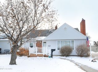 721 11th St NW, East Grand Forks, MN 56721