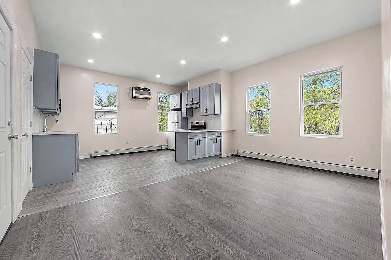 142 Driggs Avenue — Photo 1