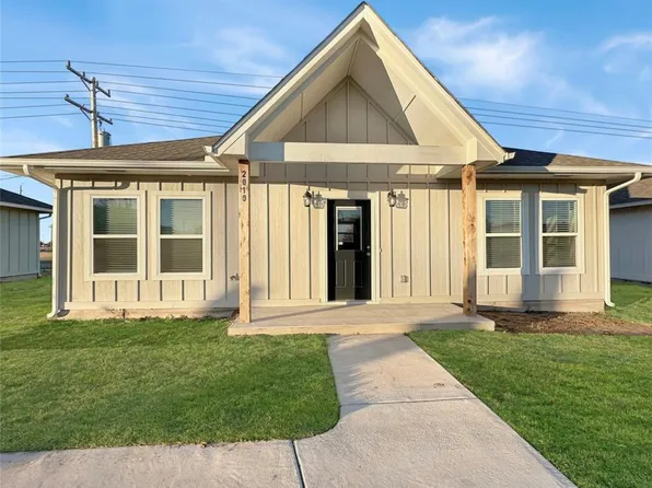 2010 Willow Pl, Blackwell, OK 74631