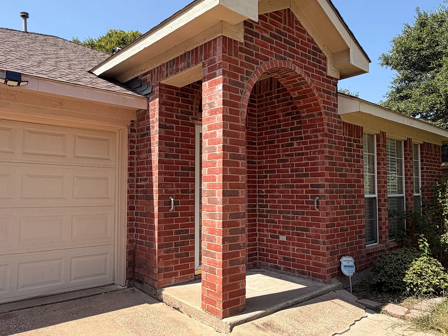 3 bed, 1575 sqft, $2,350 — Photo 1