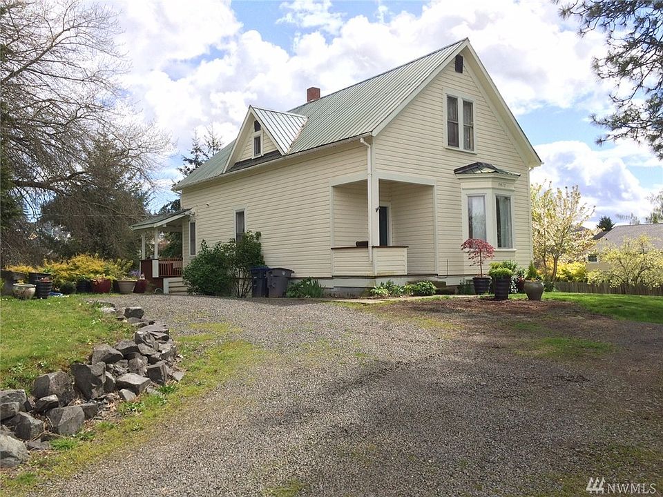 1st image of 19872 Hamilton Ct NE