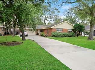 10208 Brinwood Dr, Houston, TX 77043