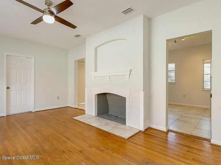 1501 S Shannon Ave #8 — Photo 4