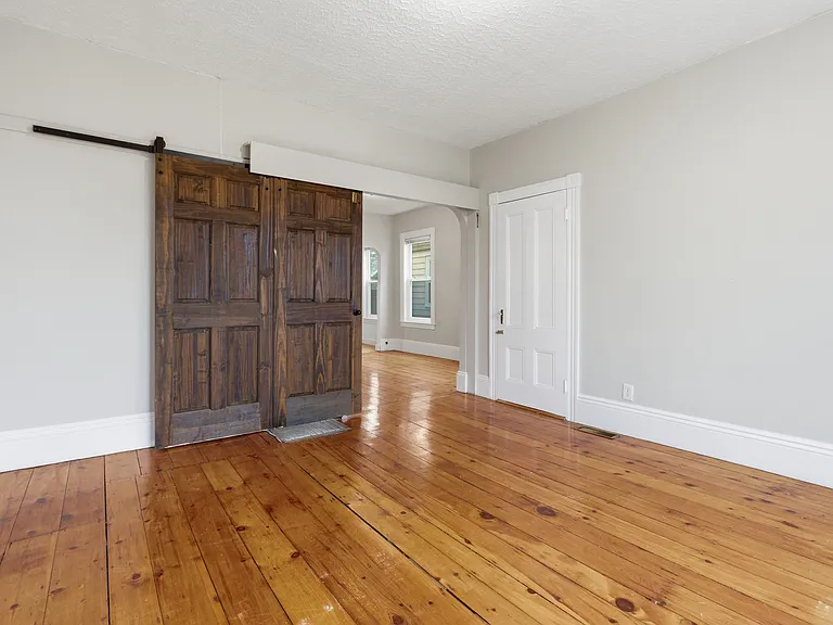 35 Oakland St #1 — Photo 3