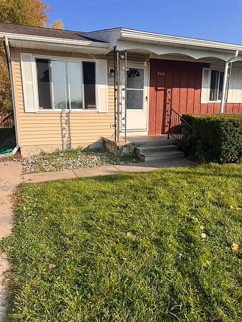 2 bed, 900 sqft, $1,200 — Photo 1