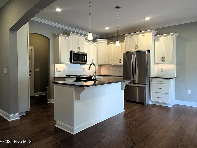 673 S Ashe St — Photo 9