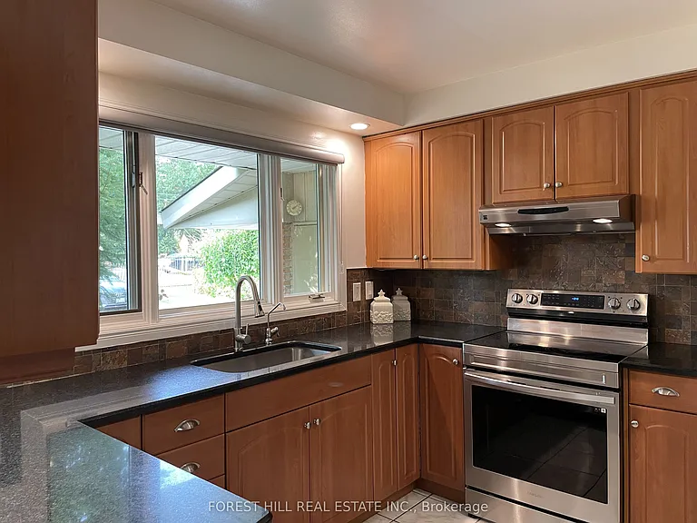 505 Fanshawe Park Rd E — Photo 12