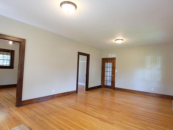 5th image of 1205 Fargo Ave