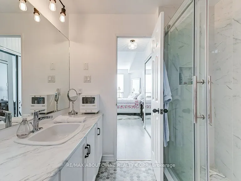 2511 Lakeshore Rd W #519 — Photo 18