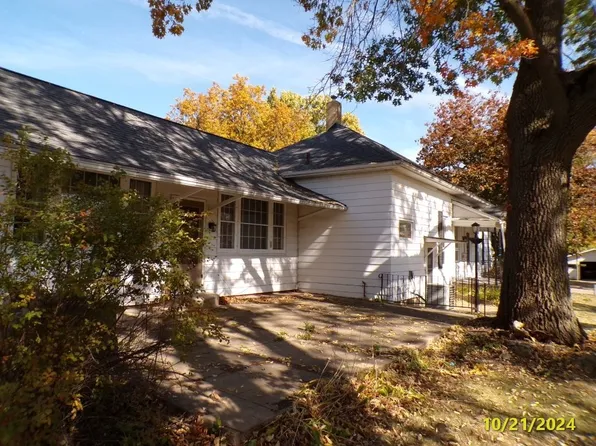 819 N Ottawa Ave, Dixon, IL 61021