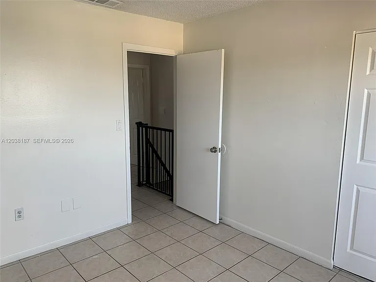 2319 W 60th St #D212 — Photo 9