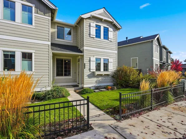 4620 SW 37th St, Redmond, OR 97756