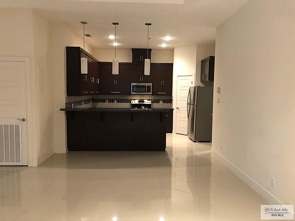 3rd image of 3011 S St Unit A