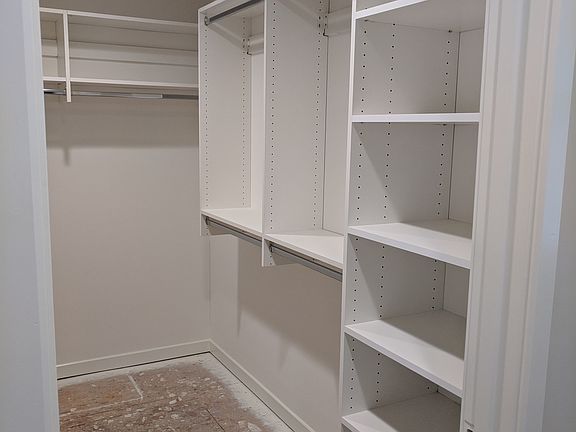 4th image of 3940 Elwood Dr