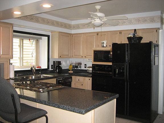4th image of 2005 Auburndale Ave