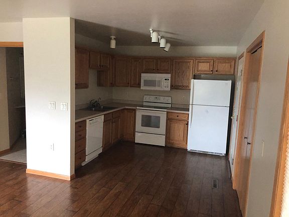 Bright, modern kitchen.