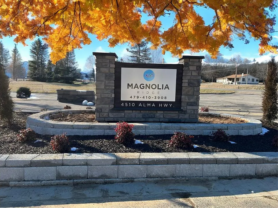 Magnolia Ridge — Photo 1