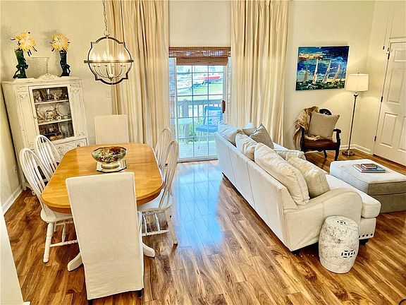 5th image of 4 Yacht Club Dr APT 2
