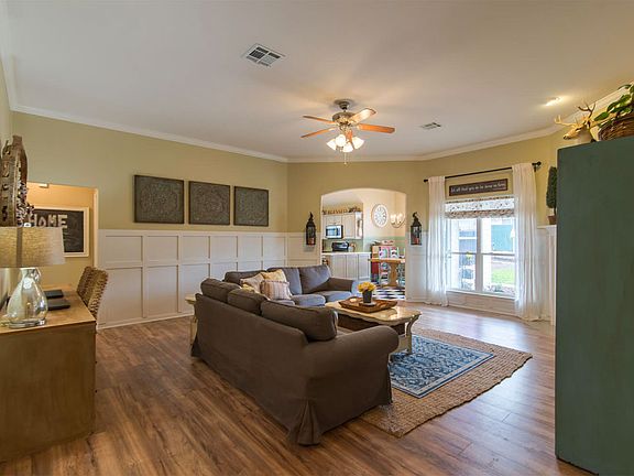 5th image of 1025 Westend Dr