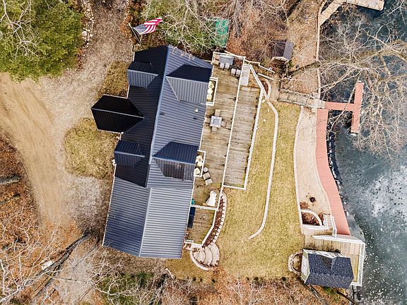 3rd image of 506 McLachlan Point