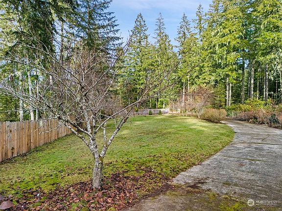 3rd image of 780 NE Haven Lake Drive